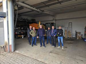 Bürgermeisterkandidat Achim Grün mit seinem Team besucht den Mendiger Bauhof